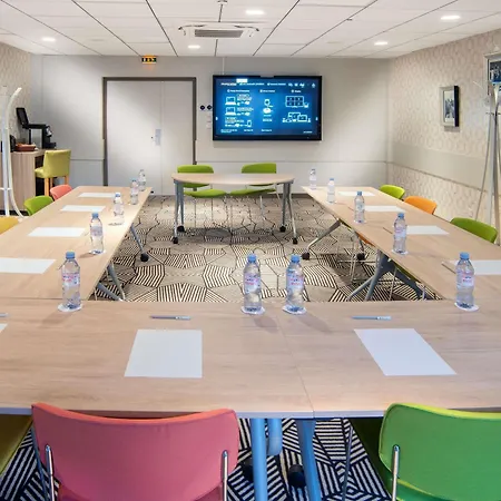 Ibis Styles Clermont-Ferrand Aeroport-2